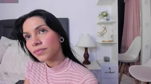 Snapshot of sweetnicky1 chatting on 03/05/26, 07:32 sweetnicky1 online show from 03/05/26, 07:32