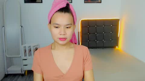 Snapshot of sweetnwildts chatting on 05/31/26, 02:57 Ghena online show from 05/31/26, 02:57