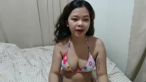 Snapshot of sweetpetitedates chatting on 02/01/26, 08:07 Agathababes online show from 02/01/26, 08:07