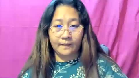 Snapshot of sweetpilipina88 chatting on 12/16/24, 05:38 MIA online show from 12/16/24, 05:38