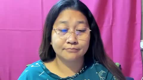 Snapshot of sweetpilipina88 chatting on 01/13/25, 12:45 MIA online show from 01/13/25, 12:45