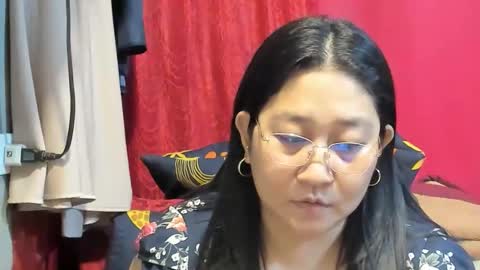 Snapshot of sweetpilipina88 chatting on 05/15/26, 07:04 MIA online show from 05/15/26, 07:04