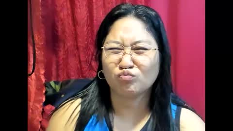 Snapshot of sweetpilipina88 chatting on 05/22/26, 11:54 MIA online show from 05/22/26, 11:54