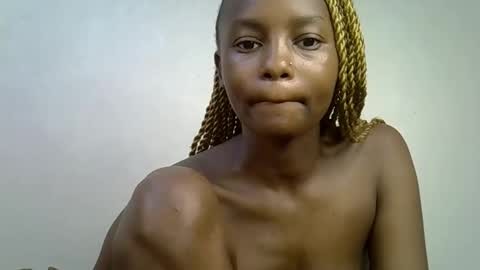 Snapshot of sweetrall chatting on 04/11/26, 07:56 Lilly online show from 04/11/26, 07:56