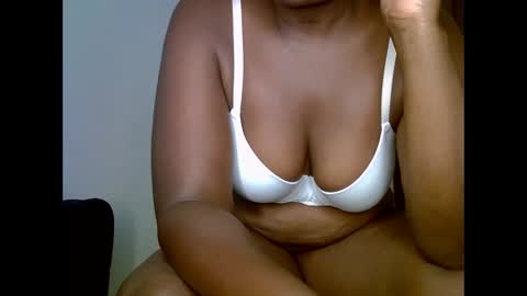 Snapshot of sweetrenne chatting on 09/12/25, 06:35 sweetrenne online show from 09/12/25, 06:35