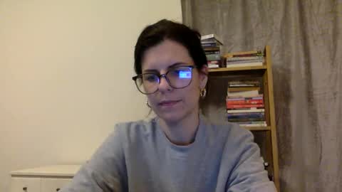 Snapshot of sweetriddance chatting on 12/18/25, 01:06 sweetriddance online show from 12/18/25, 01:06