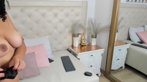 sweets one online show from 11/24/25, 03:28