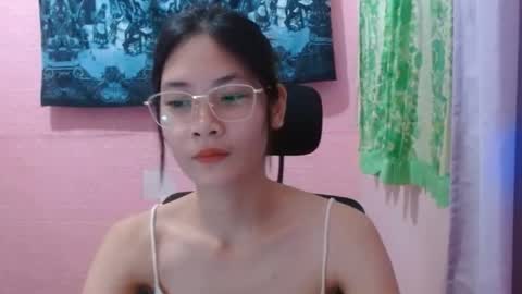 Snapshot of sweetsexygirl20 chatting on 06/19/26, 05:12 Mia online show from 06/19/26, 05:12
