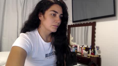 Snapshot of sweetsmile28 chatting on 02/26/26, 12:31 Dianis online show from 02/26/26, 12:31