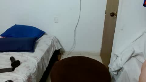 Snapshot of sweett_bigass_ chatting on 01/15/25, 02:27 Houston online show from 01/15/25, 02:27