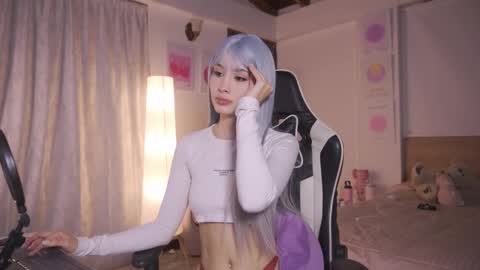 Cat independent model  online show from 11/20/25, 02:45