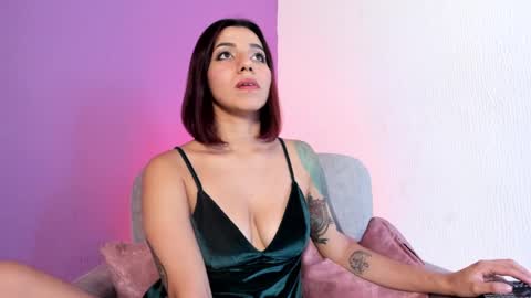 Snapshot of sweett_heartt_ chatting on 12/28/24, 09:51 Lorena online show from 12/28/24, 09:51