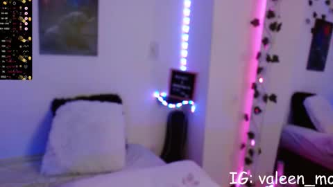 Snapshot of sweett_minionn chatting on 01/14/26, 12:33 IG valeen mo Vale My schedule Monday to Friday900 am - 300 pm online show from 01/14/26, 12:33