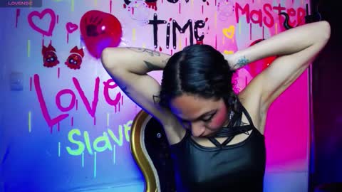 Snapshot of sweett_pleasure chatting on 10/15/25, 01:33 Sweett pleasure online show from 10/15/25, 01:33