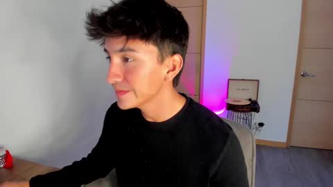 Snapshot of sweettaaron chatting on 10/02/25, 05:53 Andy online show from 10/02/25, 05:53