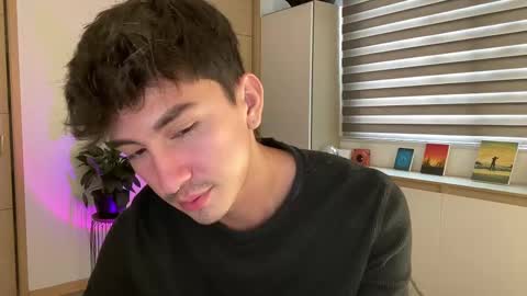 Snapshot of sweettaaron chatting on 10/08/25, 06:49 Andy online show from 10/08/25, 06:49