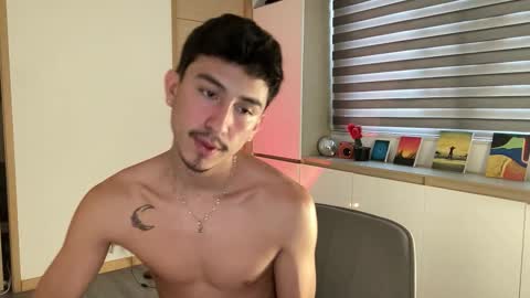 Snapshot of sweettaaron chatting on 12/14/25, 09:19 Andy online show from 12/14/25, 09:19