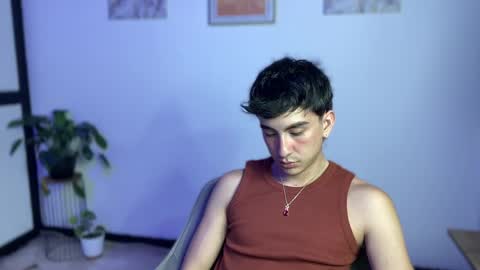 Snapshot of sweettaaron chatting on 05/19/26, 01:56 Andy online show from 05/19/26, 01:56