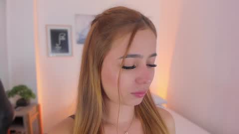 Snapshot of sweettammy_ chatting on 12/23/24, 10:44 Tammy online show from 12/23/24, 10:44