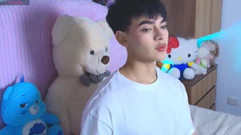 Neffer online show from 12/23/25, 03:04