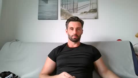 Snapshot of sweettom69 chatting on 07/08/26, 12:42 Tom online show from 07/08/26, 12:42