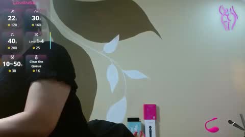 Scarlet online show from 11/18/25, 12:09