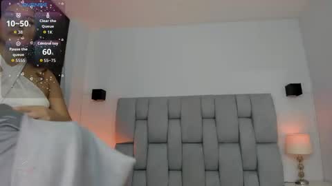 Snapshot of sweetty_girl_ chatting on 12/14/25, 06:45 Sweetty online show from 12/14/25, 06:45