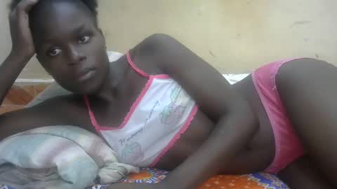 Snapshot of sweetvallerie chatting on 02/23/25, 01:32 sweetvallerie online show from 02/23/25, 01:32