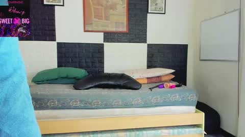 Alyssa  Matt . Nice to meet you  thumb up me please its important online show from 10/13/25, 01:44