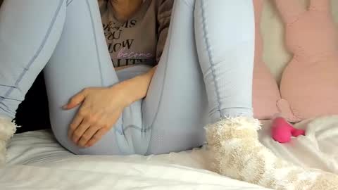 Snapshot of sweety_cum chatting on 12/20/24, 07:39 Mia online show from 12/20/24, 07:39