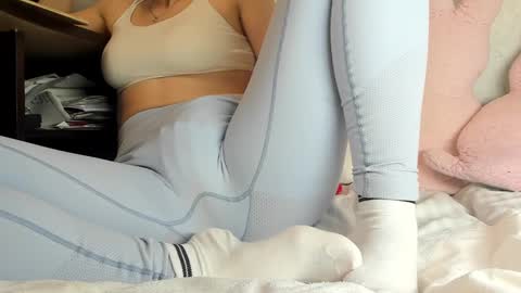 Snapshot of sweety_cum chatting on 01/09/25, 12:25 Mia online show from 01/09/25, 12:25