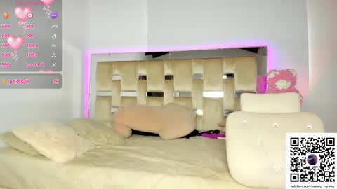  independent model  online show from 02/15/25, 05:50