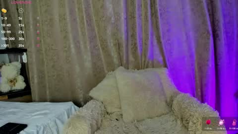  independent model  online show from 04/02/26, 09:12