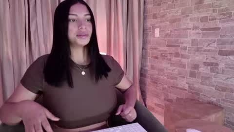Snapshot of sweety_leela chatting on 06/19/26, 01:15 . online show from 06/19/26, 01:15