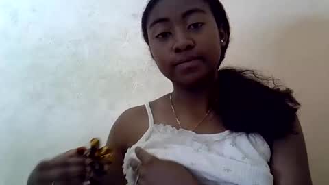 Snapshot of sweety_miorah_7 chatting on 10/26/25, 06:47 Miorah online show from 10/26/25, 06:47