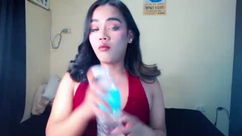 Snapshot of sweety_shane chatting on 06/22/26, 05:43 sweety_shane online show from 06/22/26, 05:43