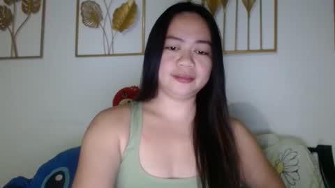 Snapshot of sweetyasian_ chatting on 09/29/25, 02:00 stacey online show from 09/29/25, 02:00