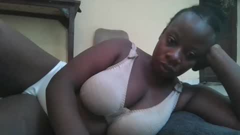 Snapshot of sweetyass25 chatting on 05/12/26, 05:48 sweetyass25 online show from 05/12/26, 05:48
