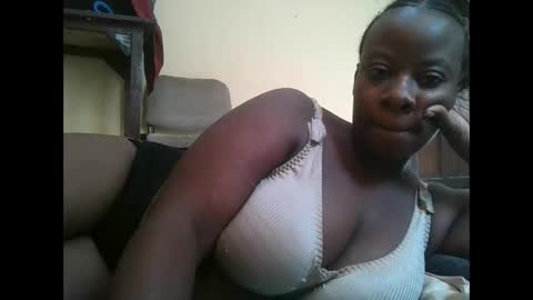 Snapshot of sweetyass25 chatting on 06/08/26, 05:52 sweetyass25 online show from 06/08/26, 05:52