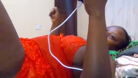 Snapshot of sweetyass25 chatting on 06/15/26, 06:43 sweetyass25 online show from 06/15/26, 06:43