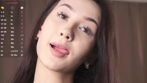 Astrid online show from 09/25/25, 06:50