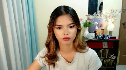 Snapshot of sweetytrannygirlxx chatting on 05/14/26, 01:29 Megan online show from 05/14/26, 01:29