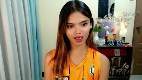 Snapshot of sweetytrannygirlxx chatting on 05/15/26, 01:51 Megan online show from 05/15/26, 01:51