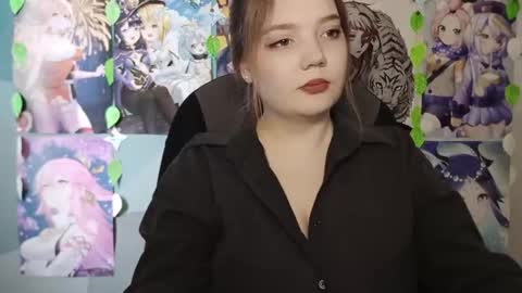 Snapshot of sweetyyfox chatting on 09/22/25, 10:28 Fox online show from 09/22/25, 10:28