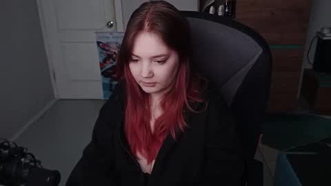 Snapshot of sweetyyfox chatting on 02/12/26, 07:58 Fox online show from 02/12/26, 07:58