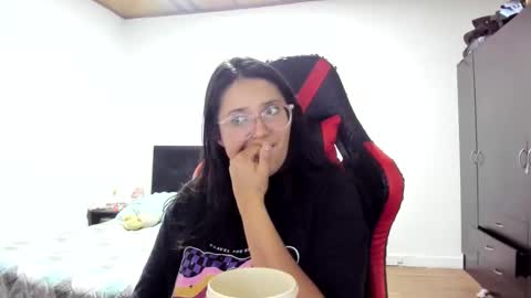 Snapshot of sweetyypeach chatting on 12/03/24, 03:41 sweetyypeach online show from 12/03/24, 03:41