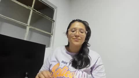 Snapshot of sweetyypeach chatting on 01/12/25, 03:28 sweetyypeach online show from 01/12/25, 03:28
