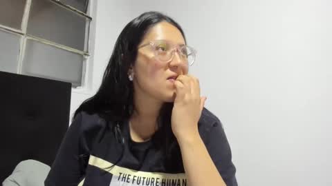 Snapshot of sweetyypeach chatting on 01/14/25, 03:11 sweetyypeach online show from 01/14/25, 03:11