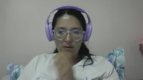 Snapshot of sweetyypeach chatting on 02/11/25, 03:29 sweetyypeach online show from 02/11/25, 03:29