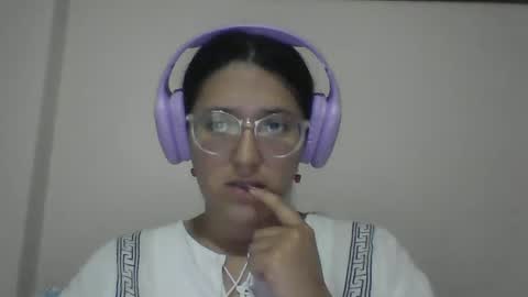 Snapshot of sweetyypeach chatting on 02/23/25, 04:28 sweetyypeach online show from 02/23/25, 04:28